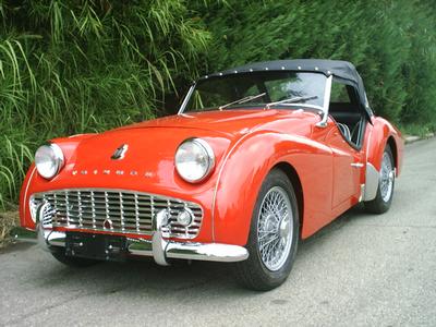 Un’auto d'epoca simile è stata usata da Marcello Mastroianni nel film 